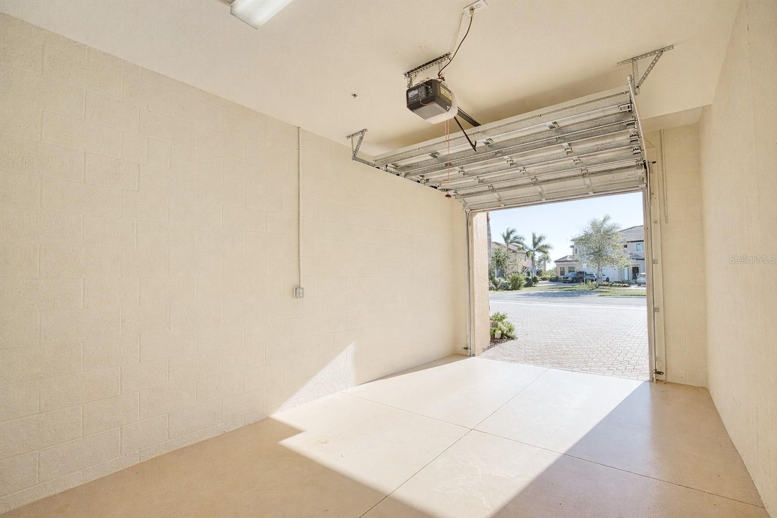 10042 CROOKED CREEK DR #102 — photo 33
