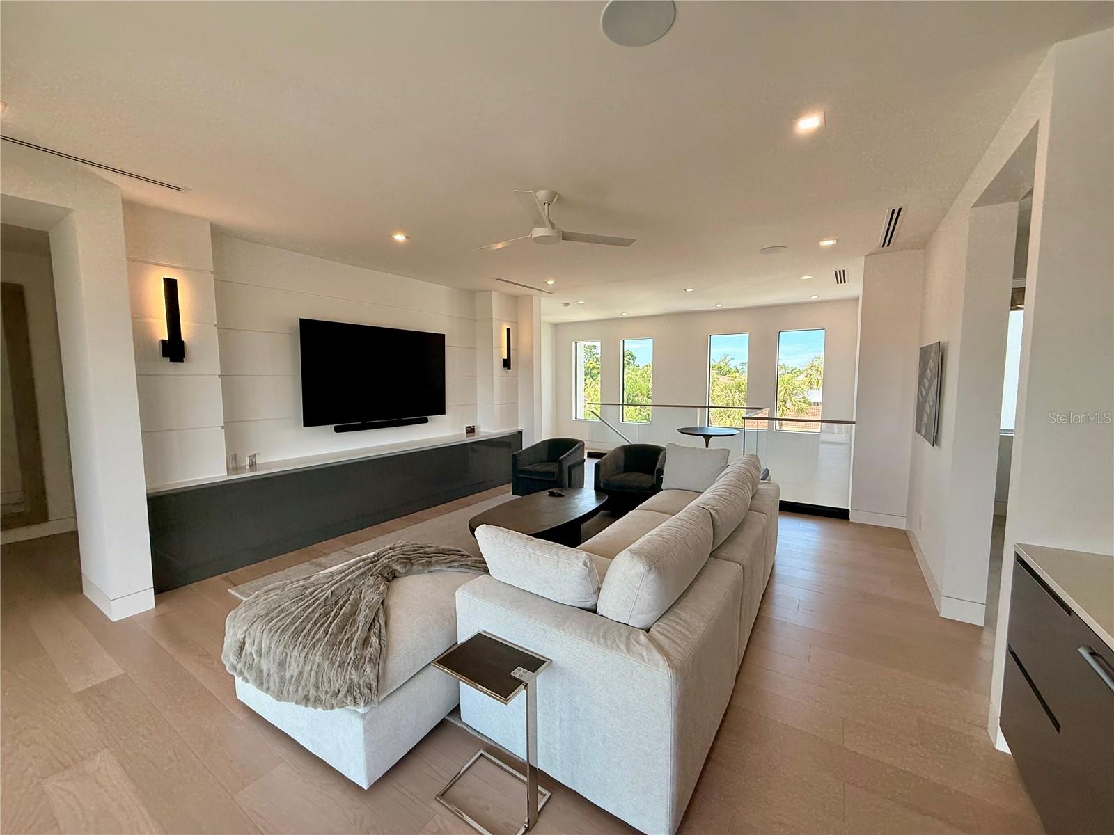 510 GOLF LINKS LN — photo 37