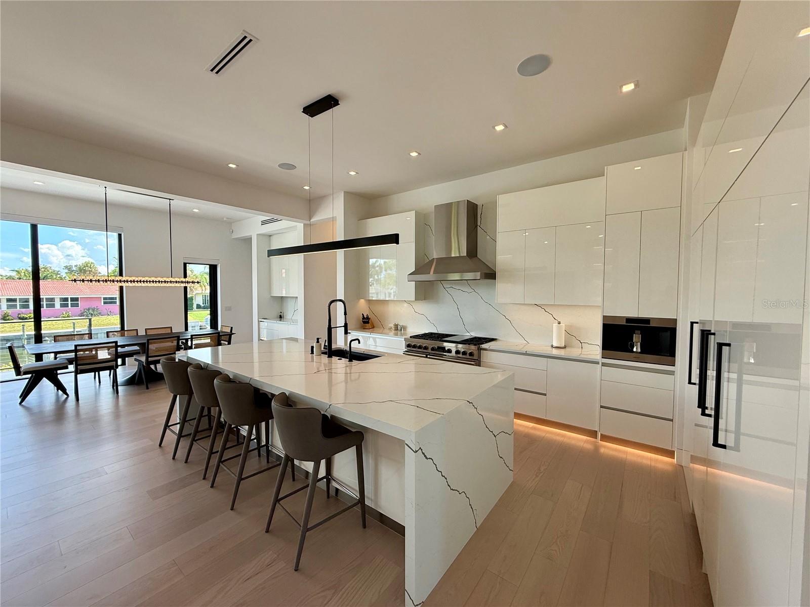 510 GOLF LINKS LN — photo 16