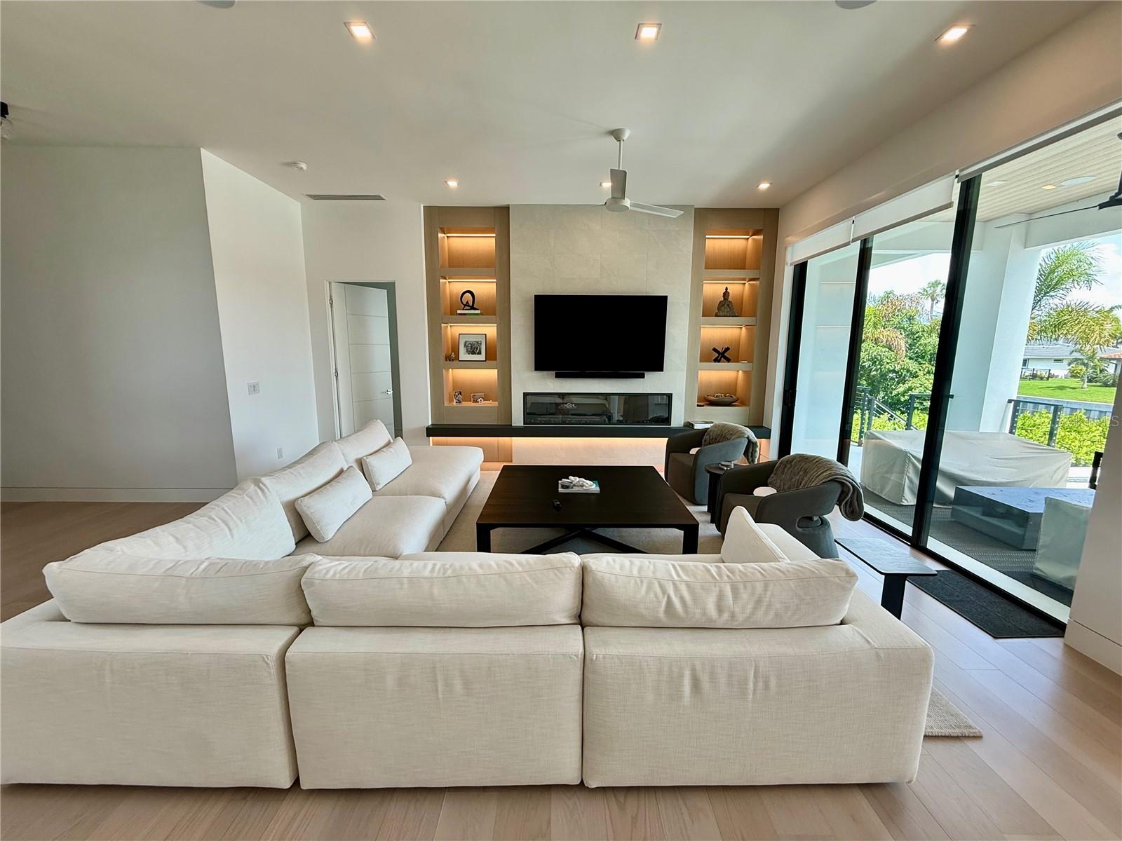 510 GOLF LINKS LN — photo 12