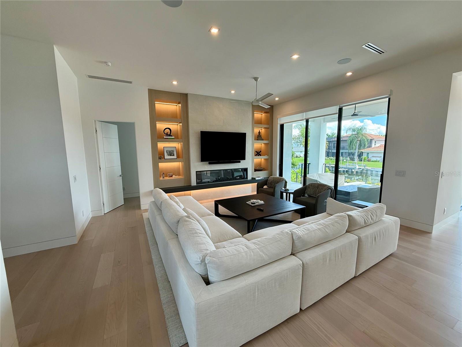 510 GOLF LINKS LN — photo 10