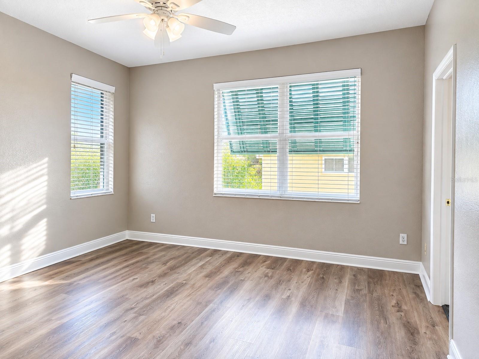 1103 ISLAMORADA LN — photo 5