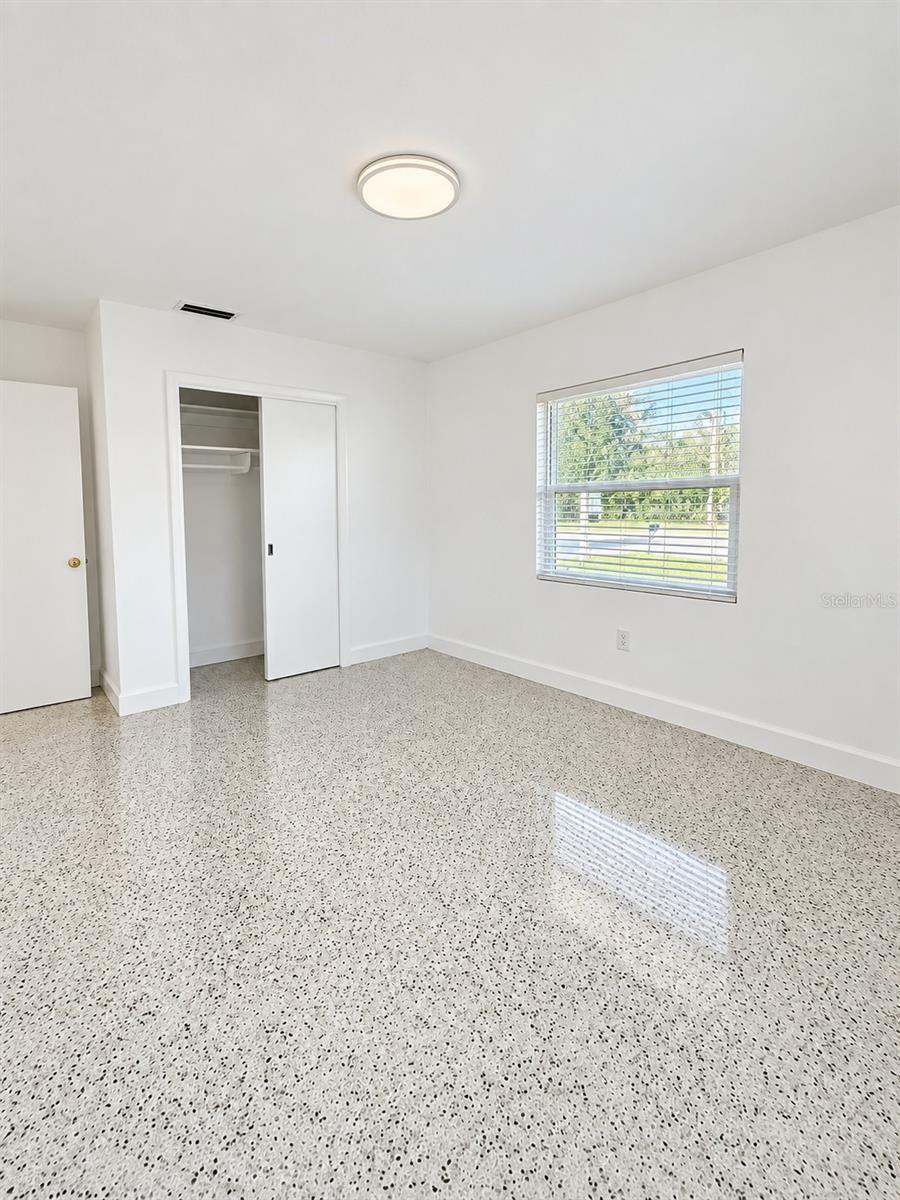 305 N HERCULES AVE — photo 12
