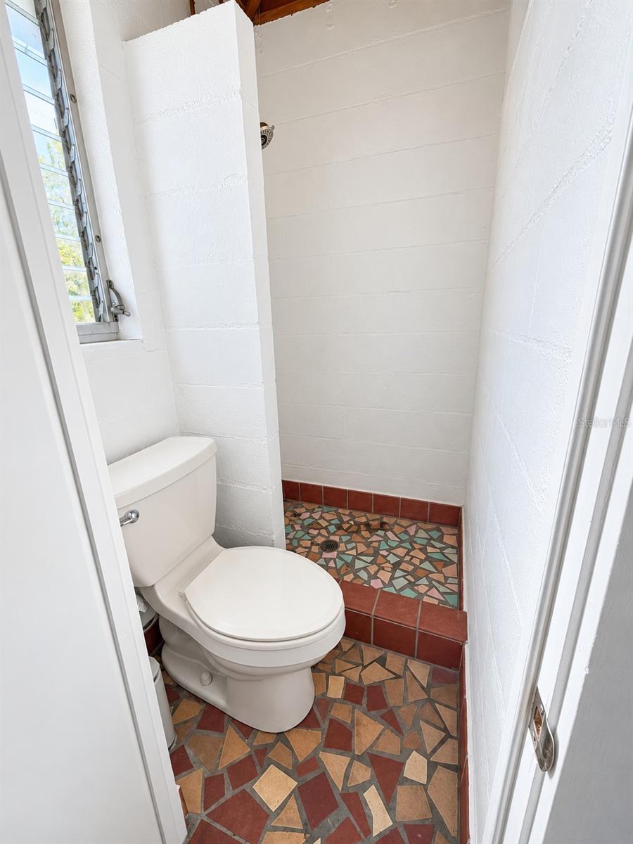 305 N HERCULES AVE — photo 16