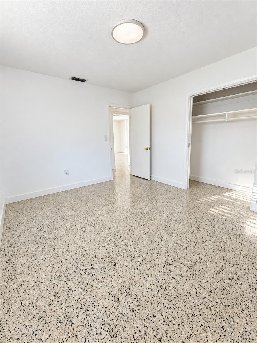 305 N HERCULES AVE — photo 14