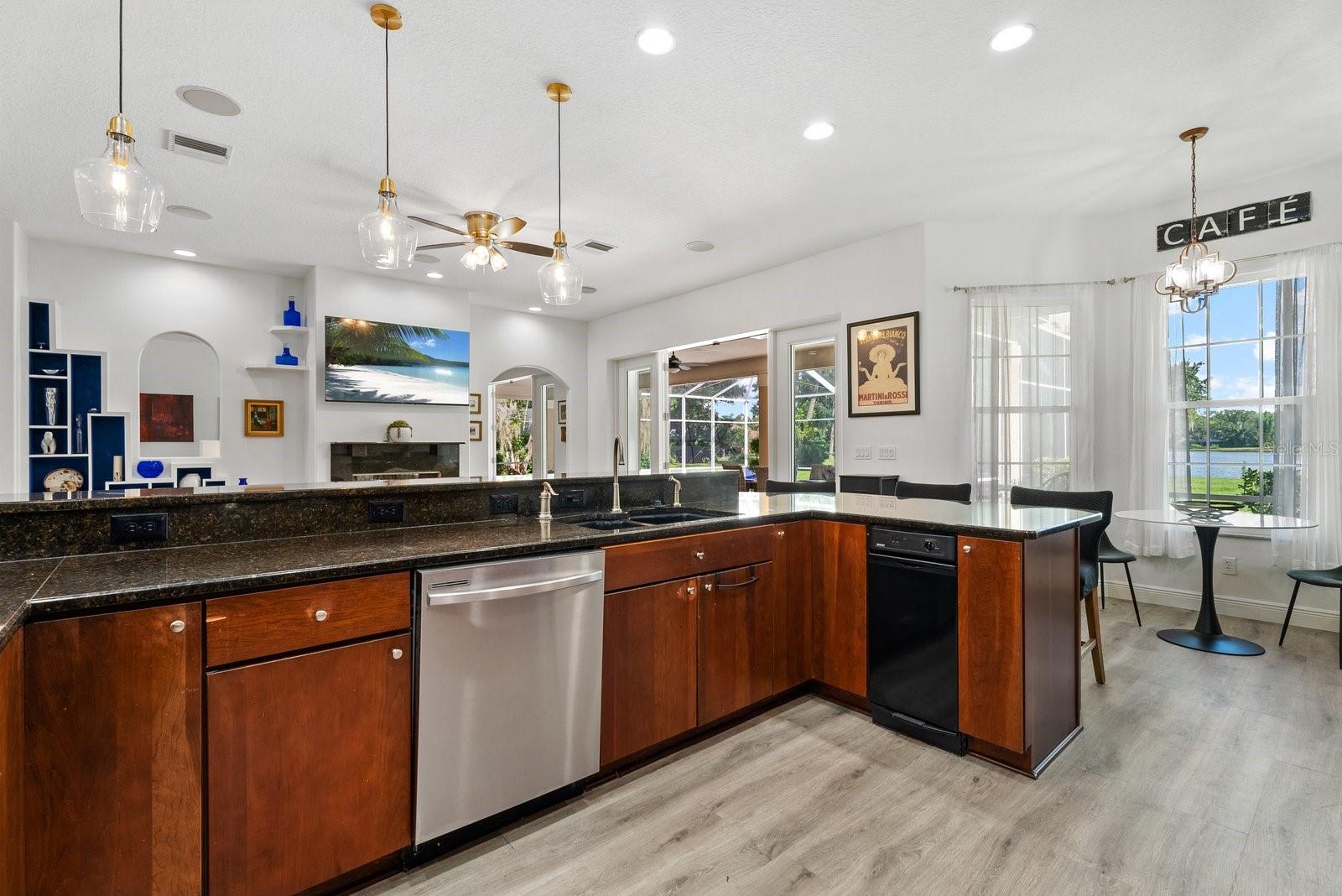 7303 WEEPING WILLOW DR — photo 13