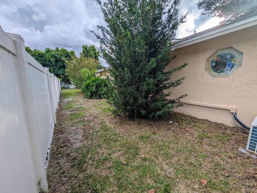 2673 MONTAGUE CT W — photo 40