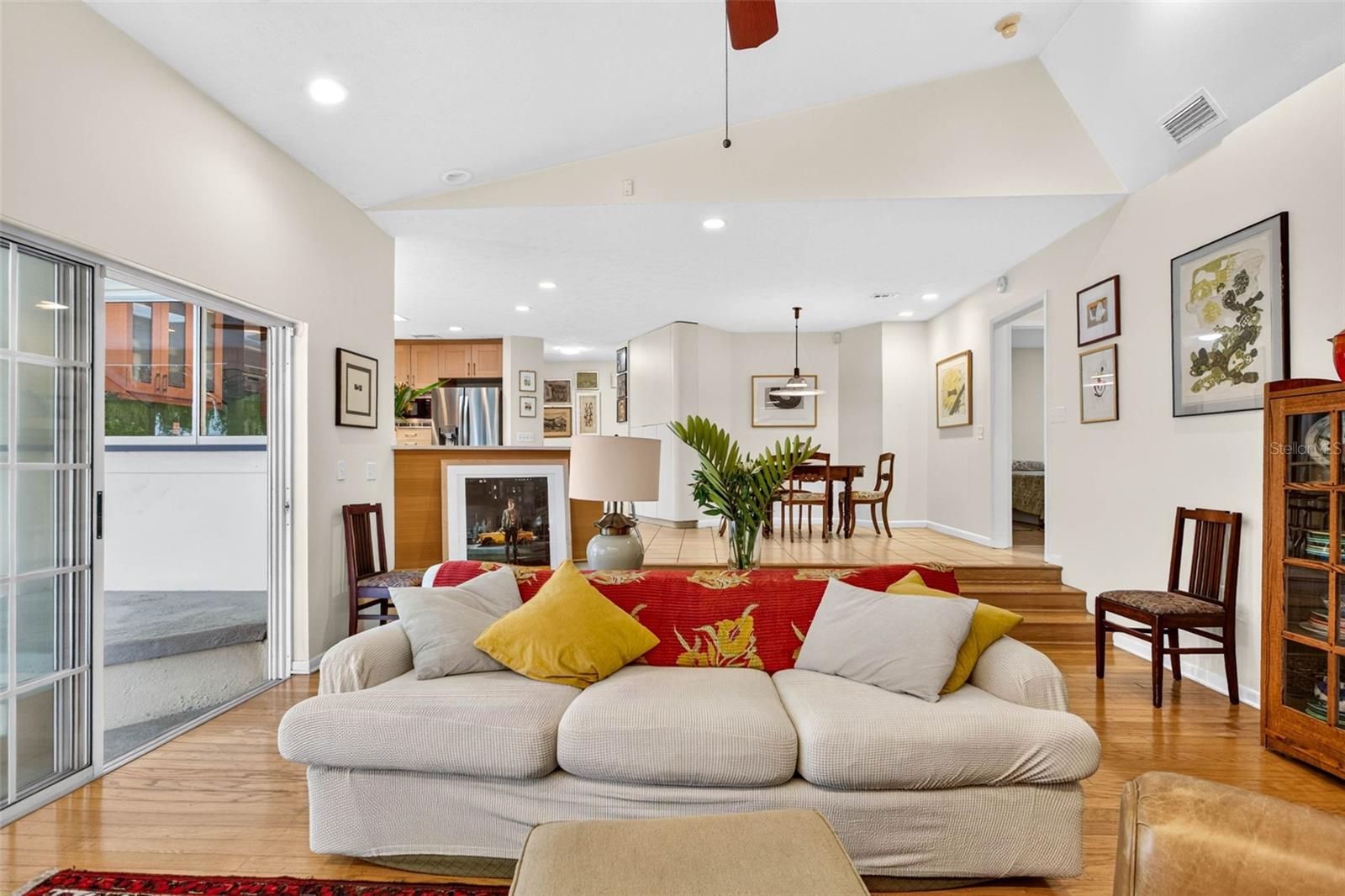 513 GARRARD DR — photo 31