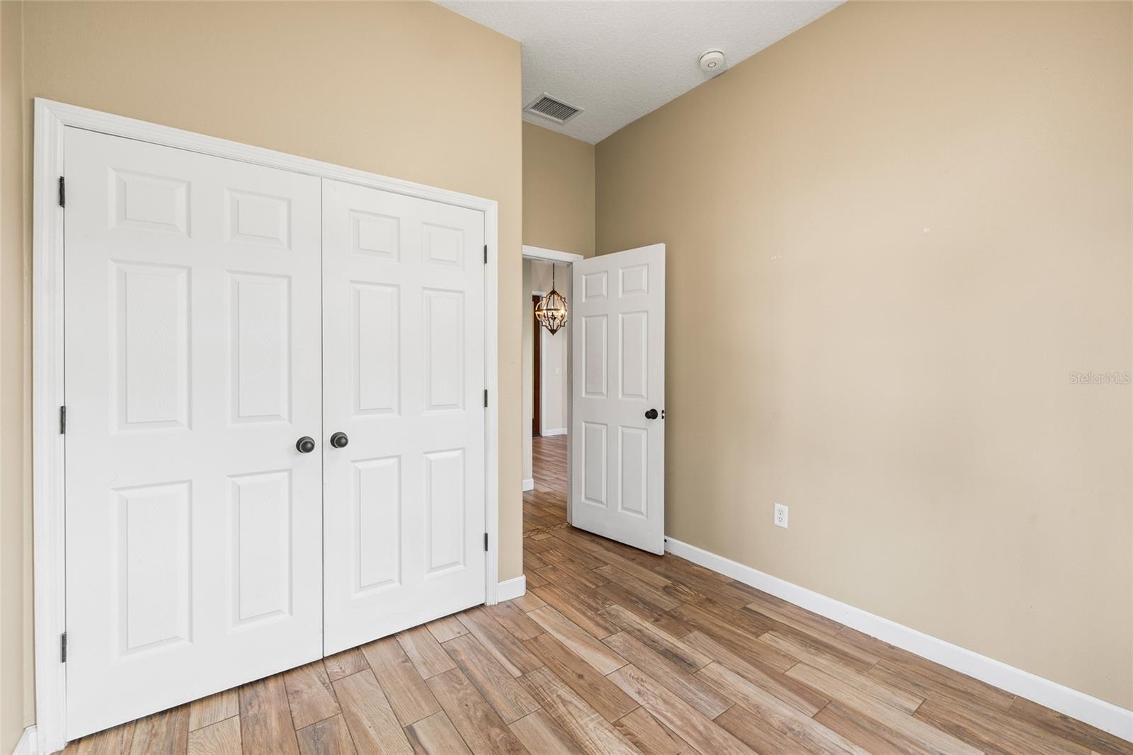 4117 WOODACRE LN — photo 39