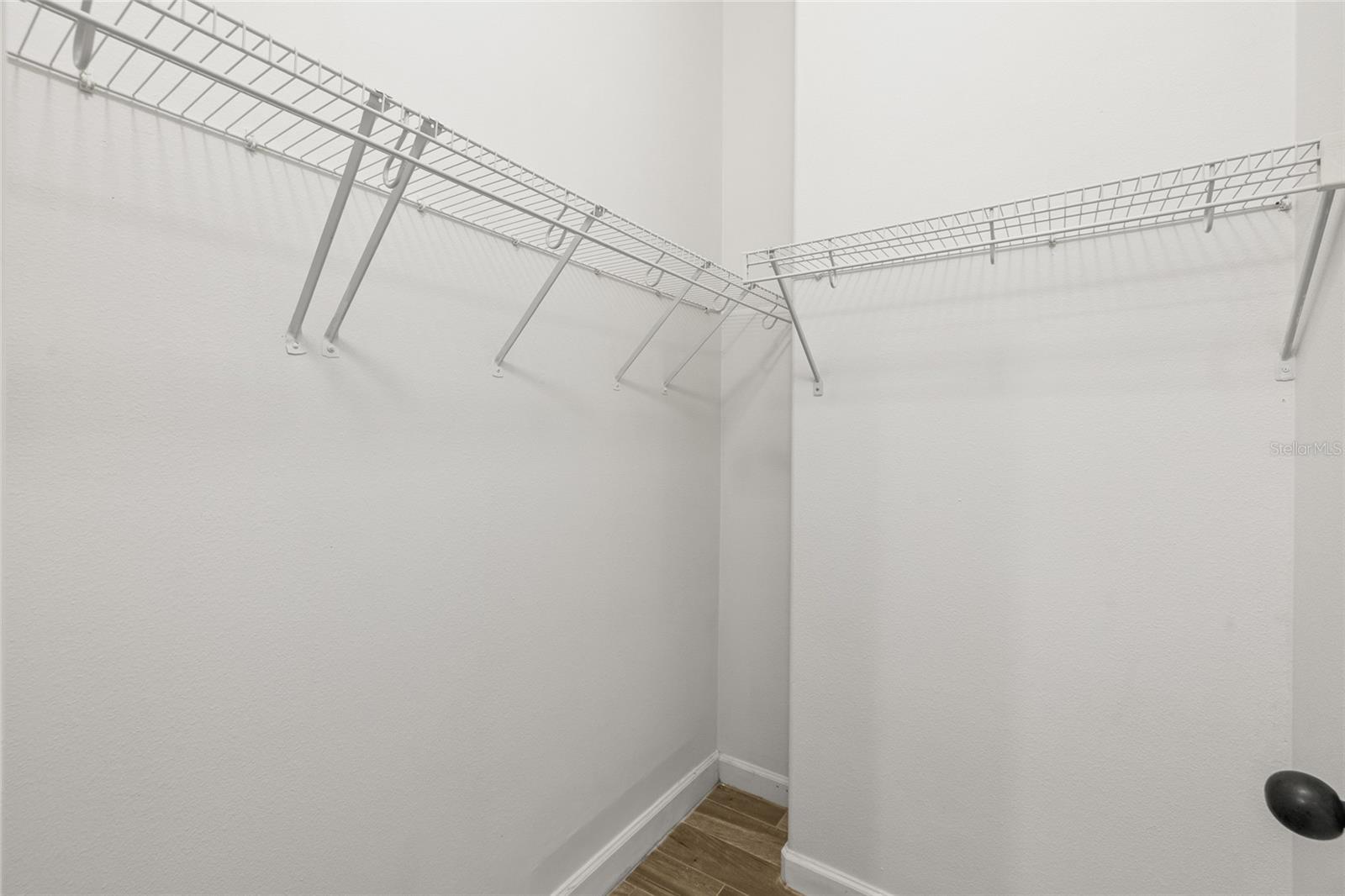 4117 WOODACRE LN — photo 27