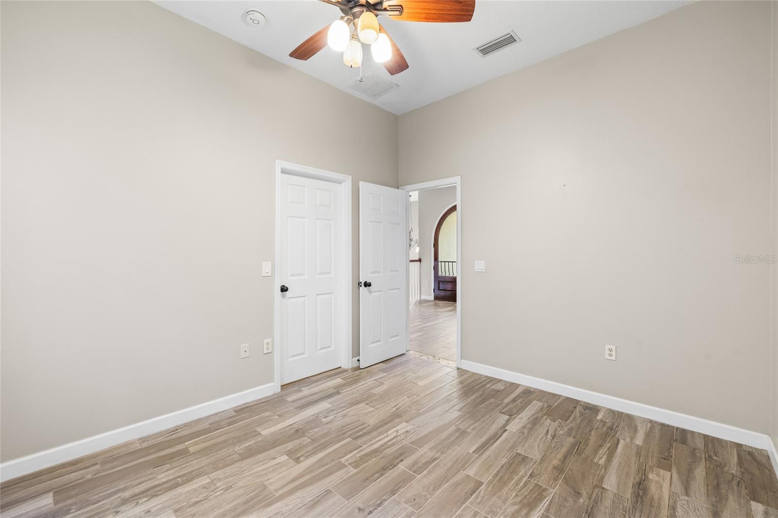 4117 WOODACRE LN — photo 26