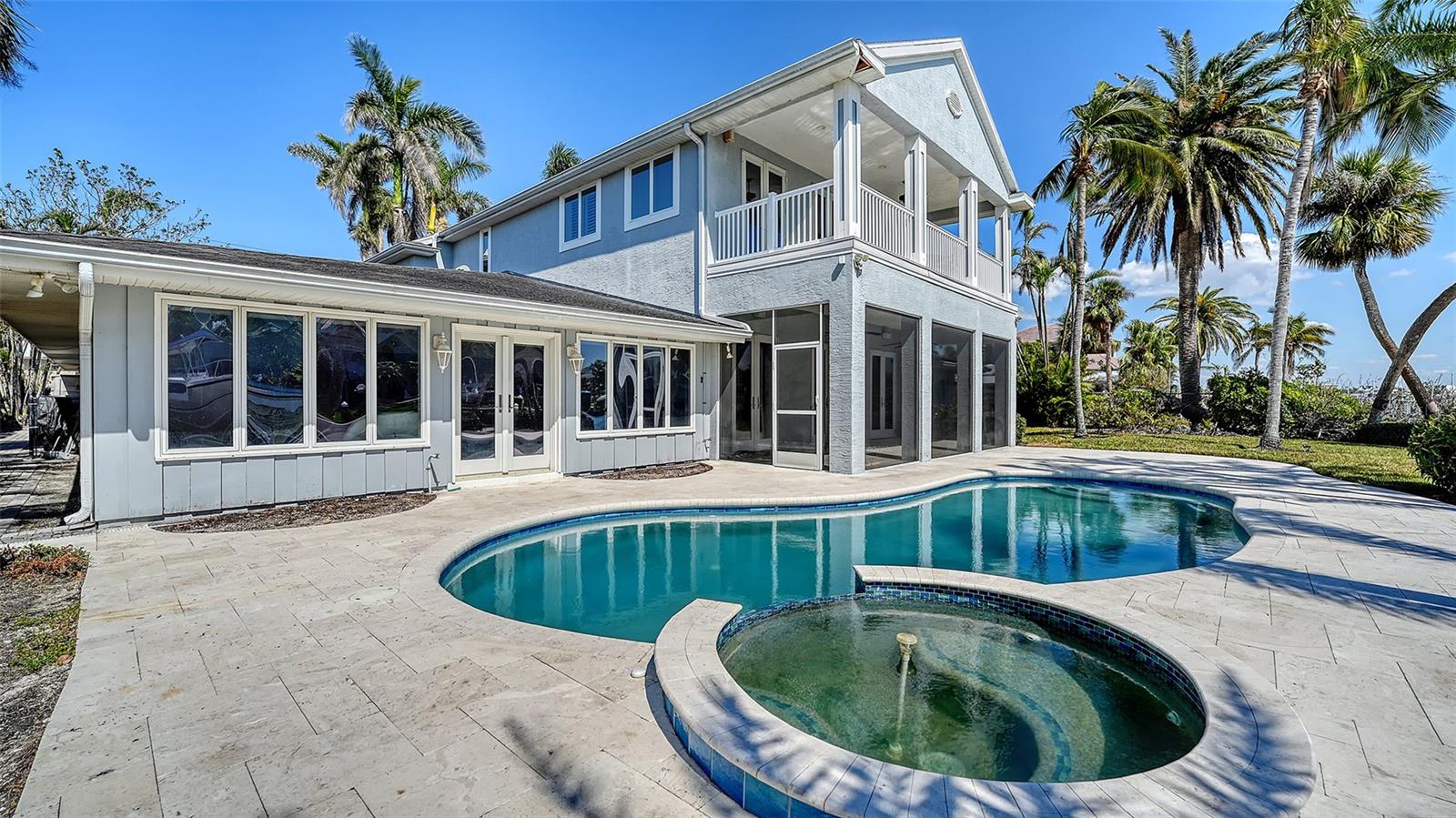 732 SIESTA DR — photo 13