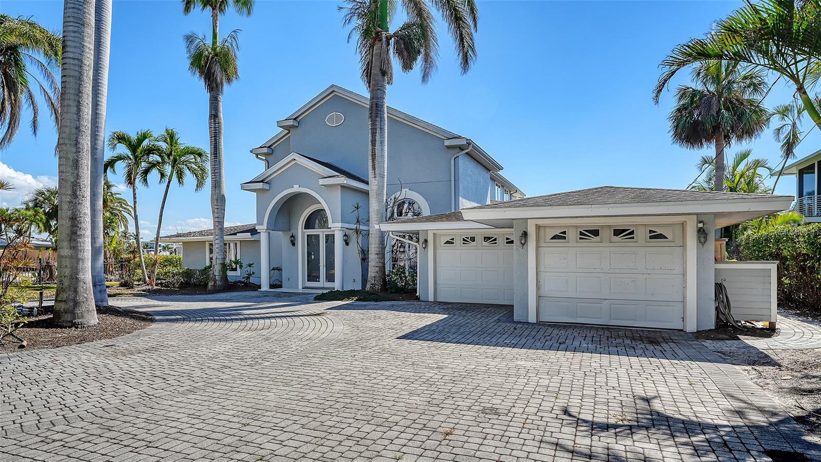 732 SIESTA DR — photo 8