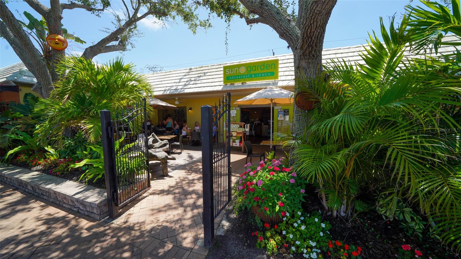 732 SIESTA DR — photo 66