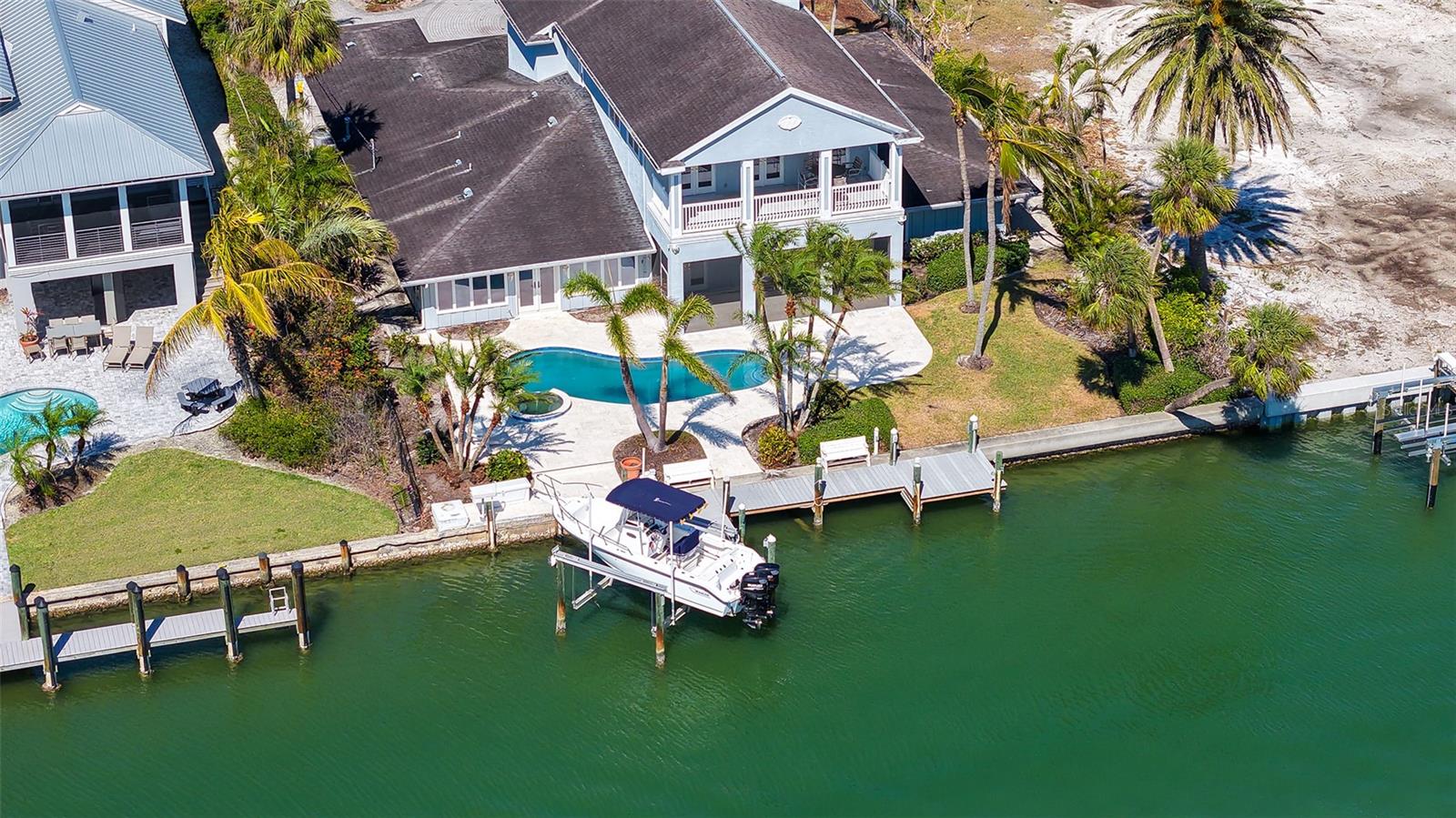 732 SIESTA DR — photo 22