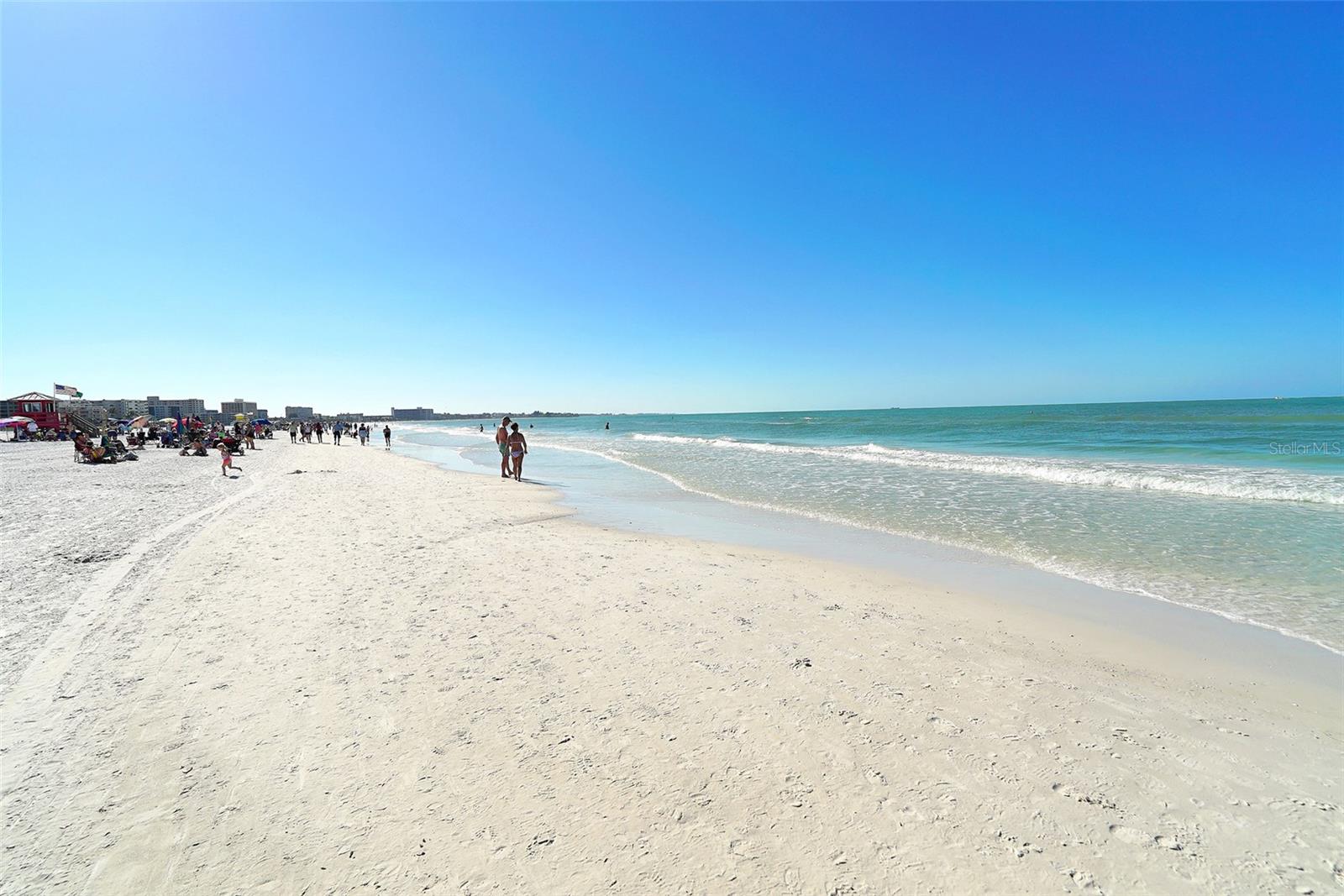 732 SIESTA DR — photo 34