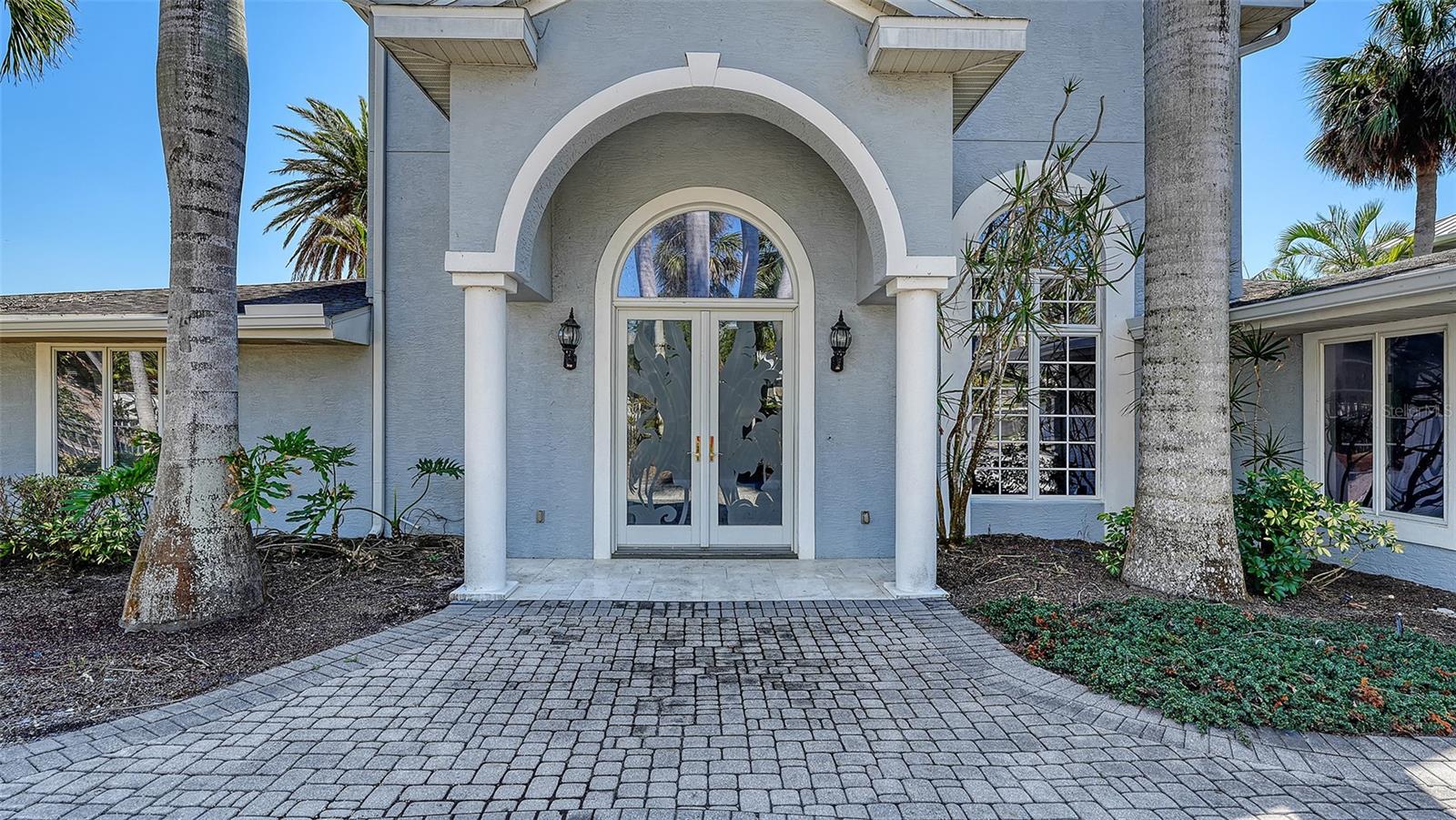 732 SIESTA DR — photo 9