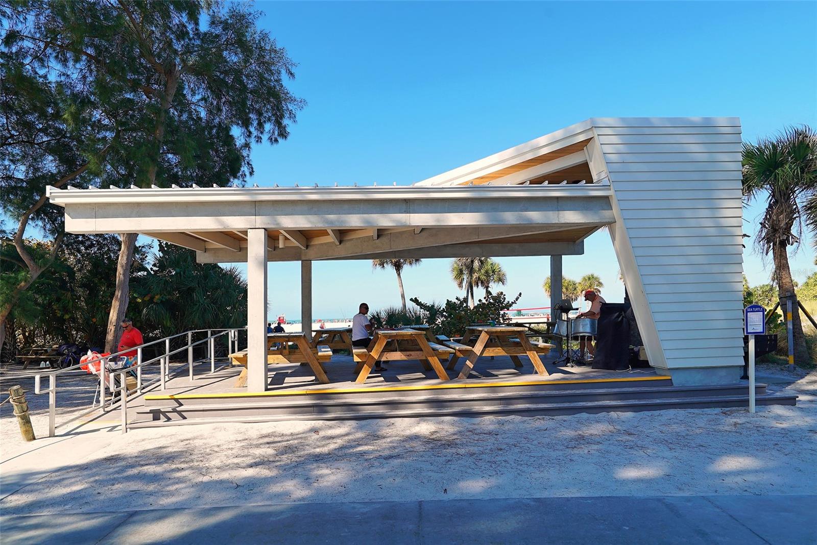 732 SIESTA DR — photo 44