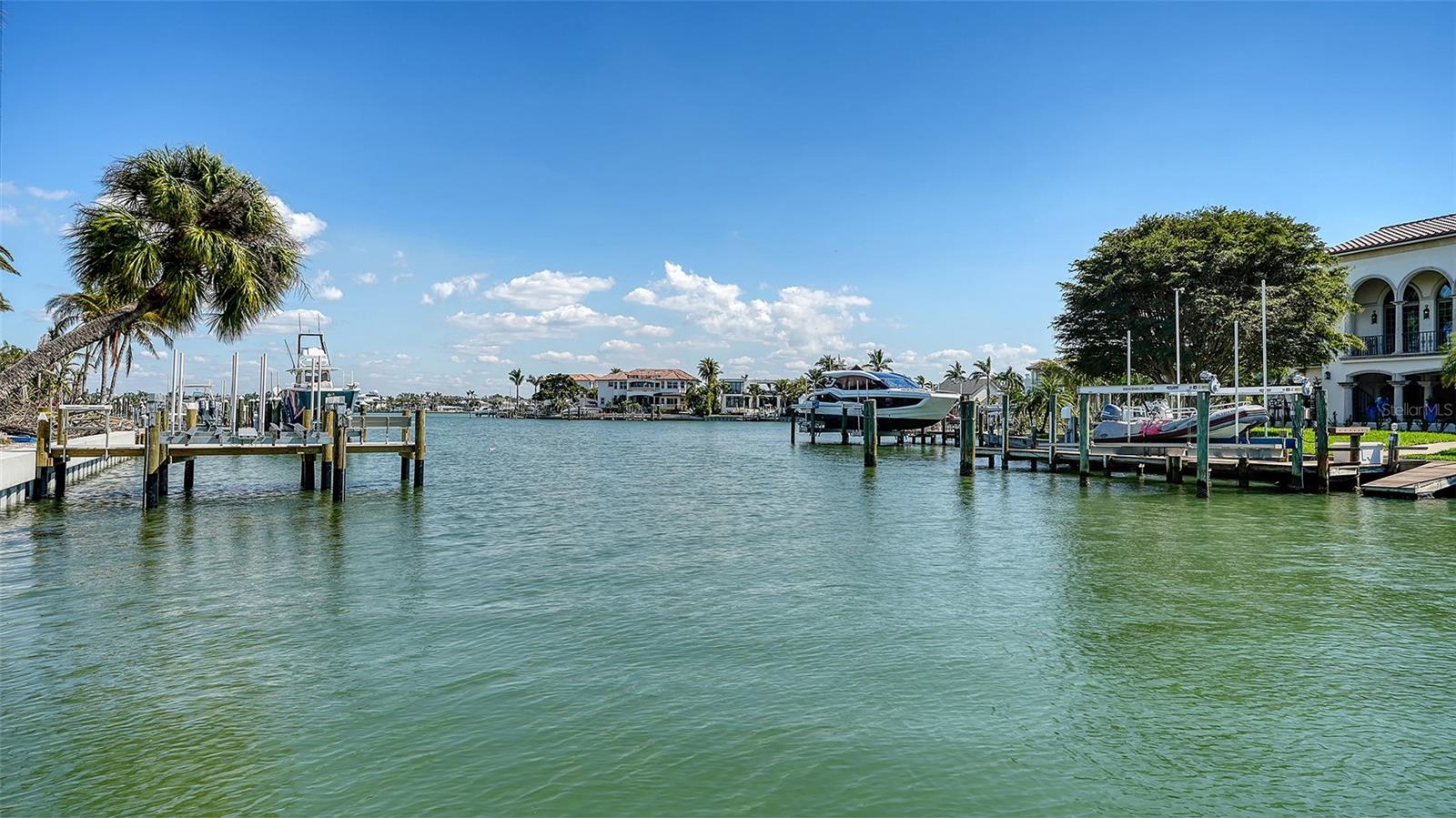 732 SIESTA DR — photo 19