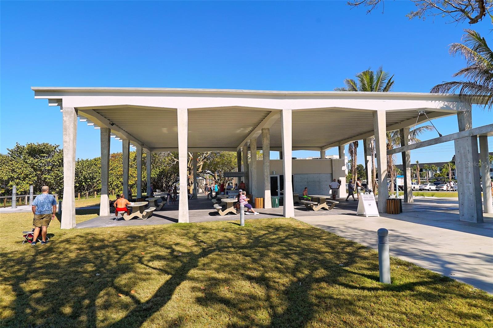 732 SIESTA DR — photo 39