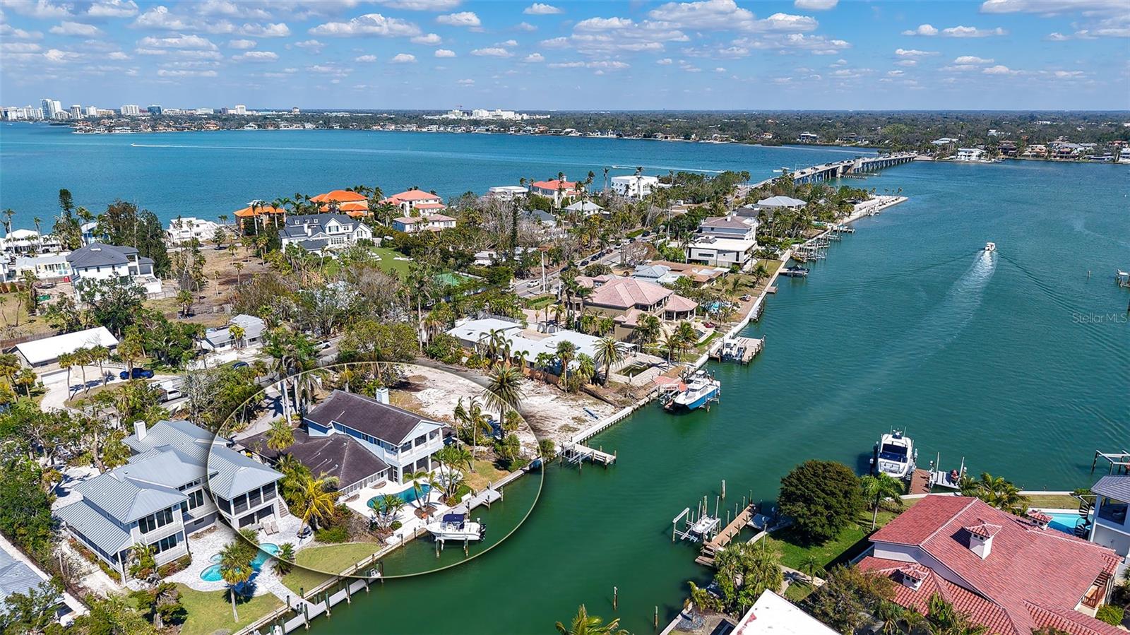 732 SIESTA DR — photo 26