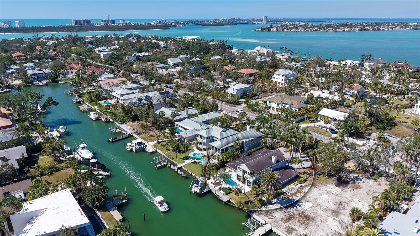 732 SIESTA DR — photo 23