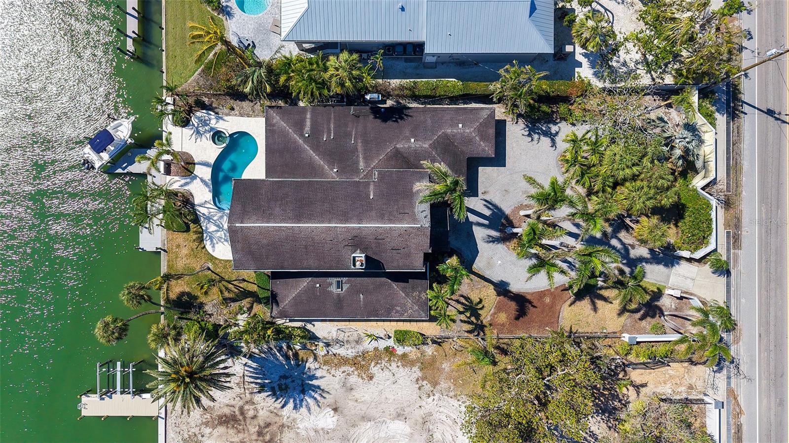 732 SIESTA DR — photo 27