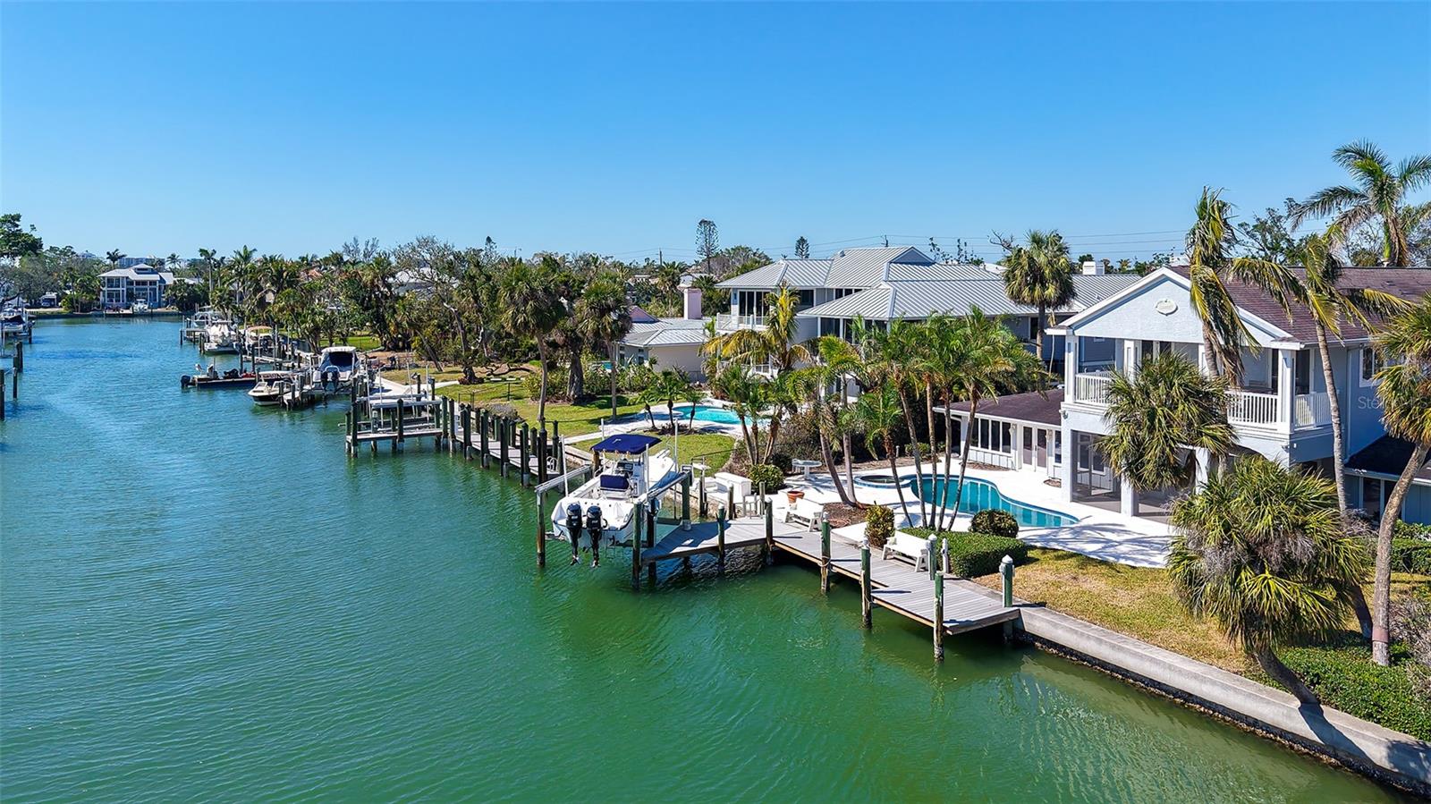 732 SIESTA DR — photo 21