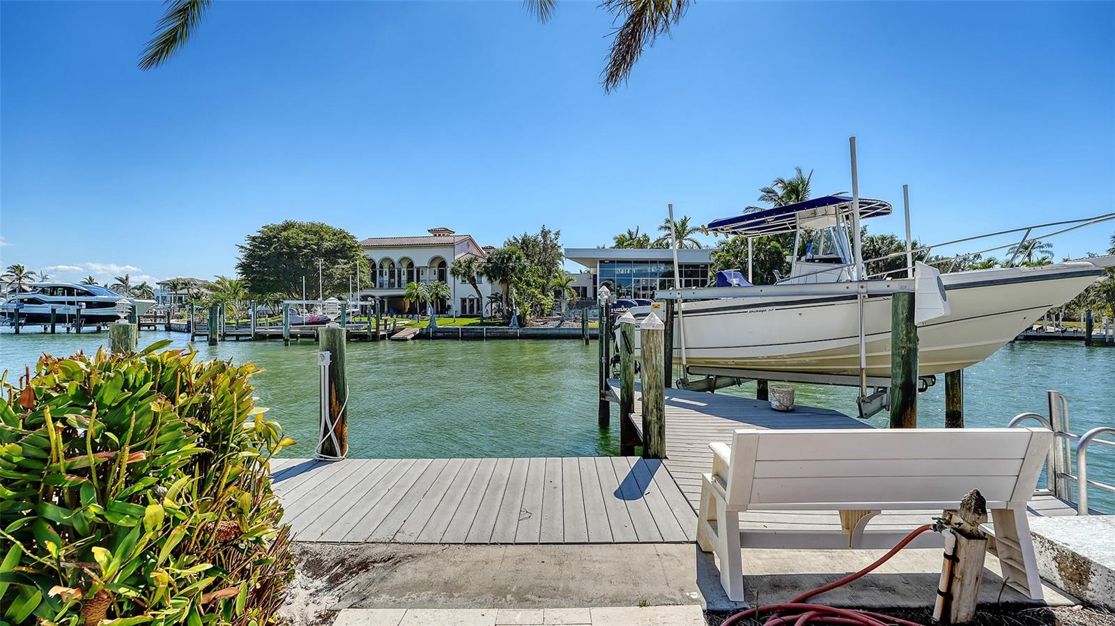 732 SIESTA DR — photo 17