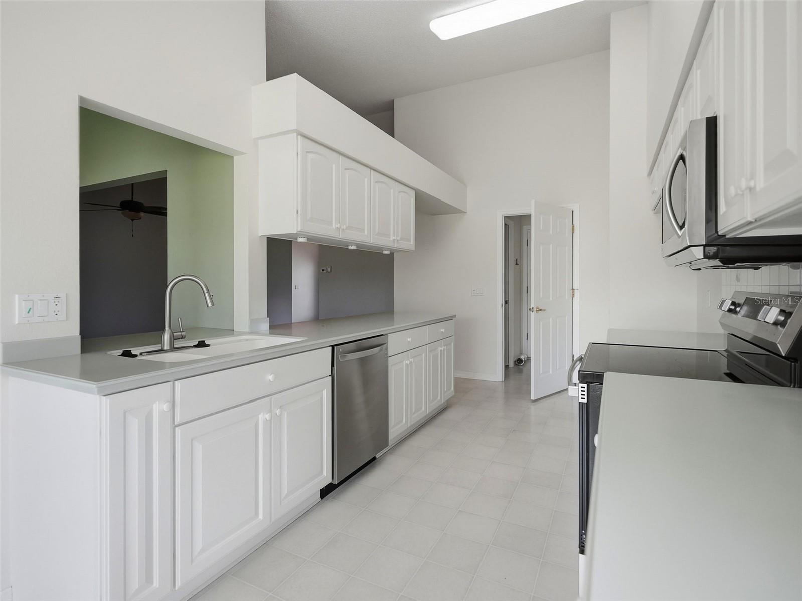 1023 ALMONDWOOD DR — photo 18