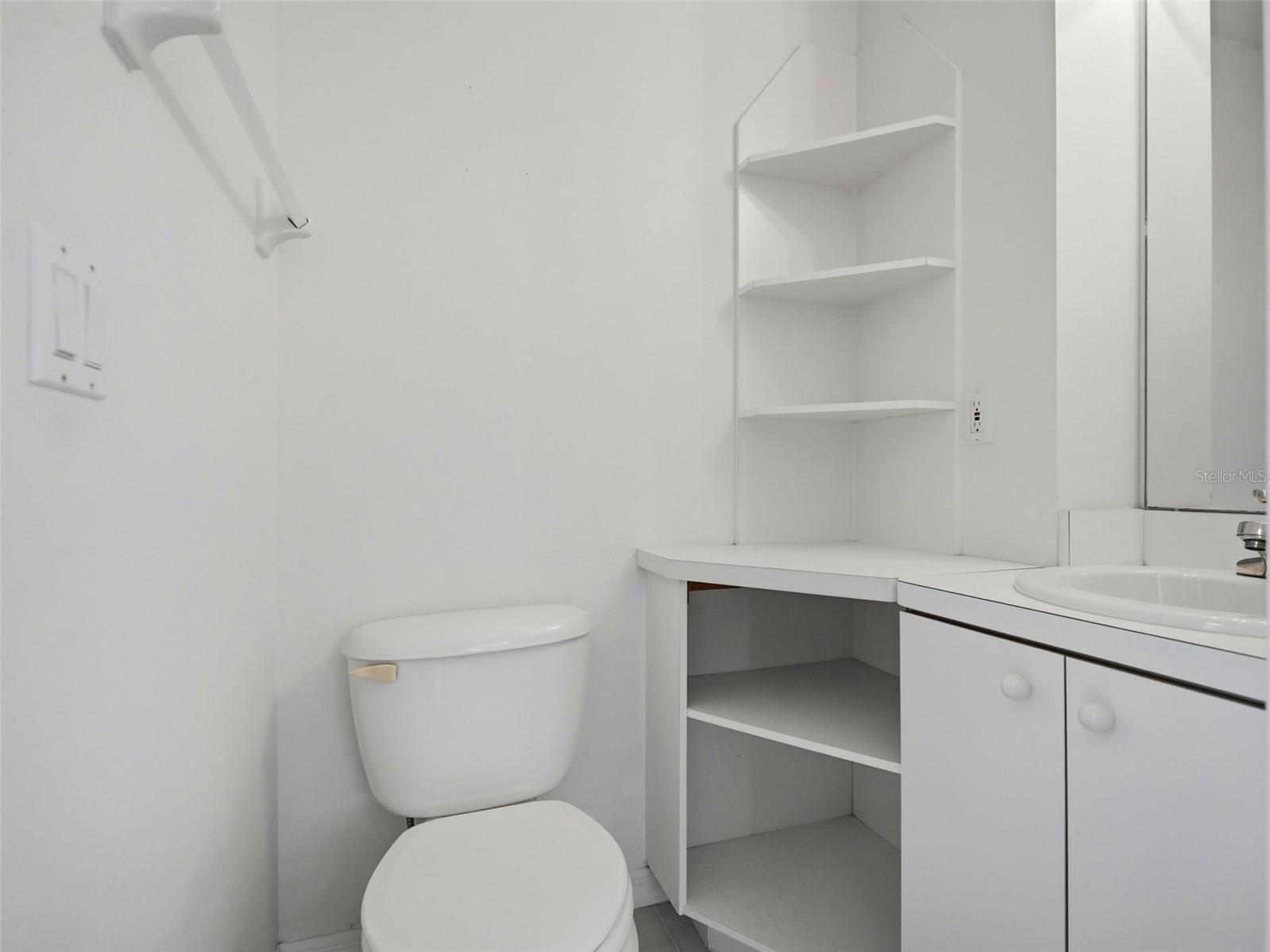 1023 ALMONDWOOD DR — photo 33