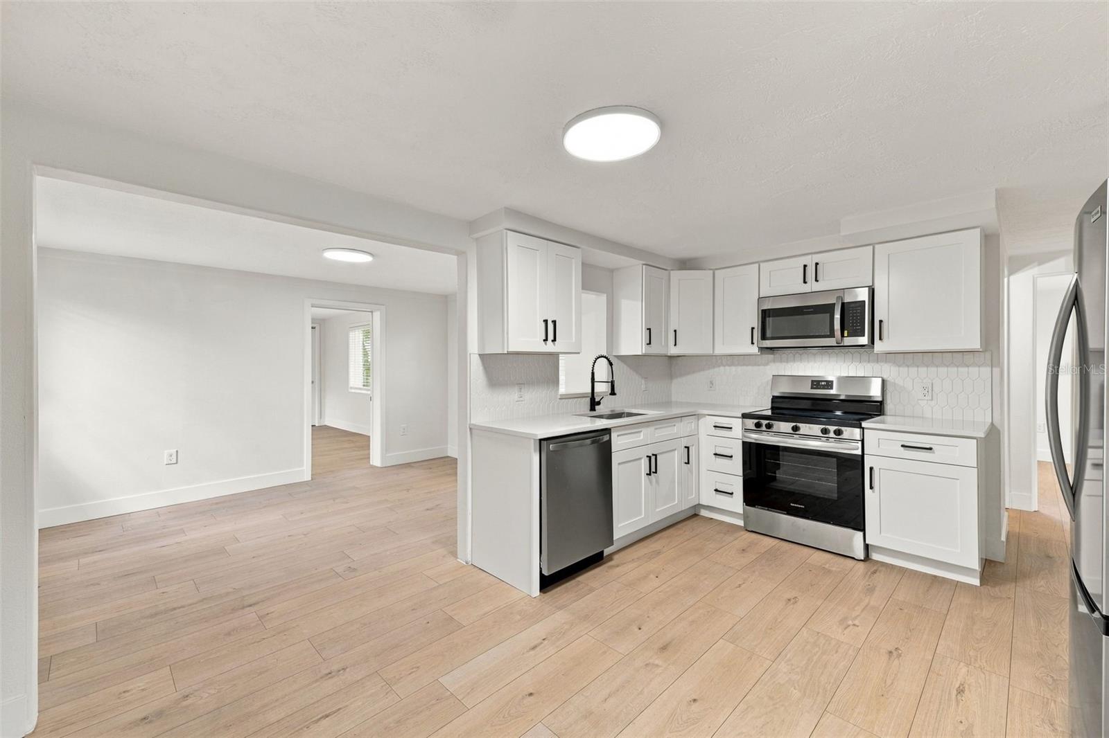 4525 JACQUELINE DR — photo 7