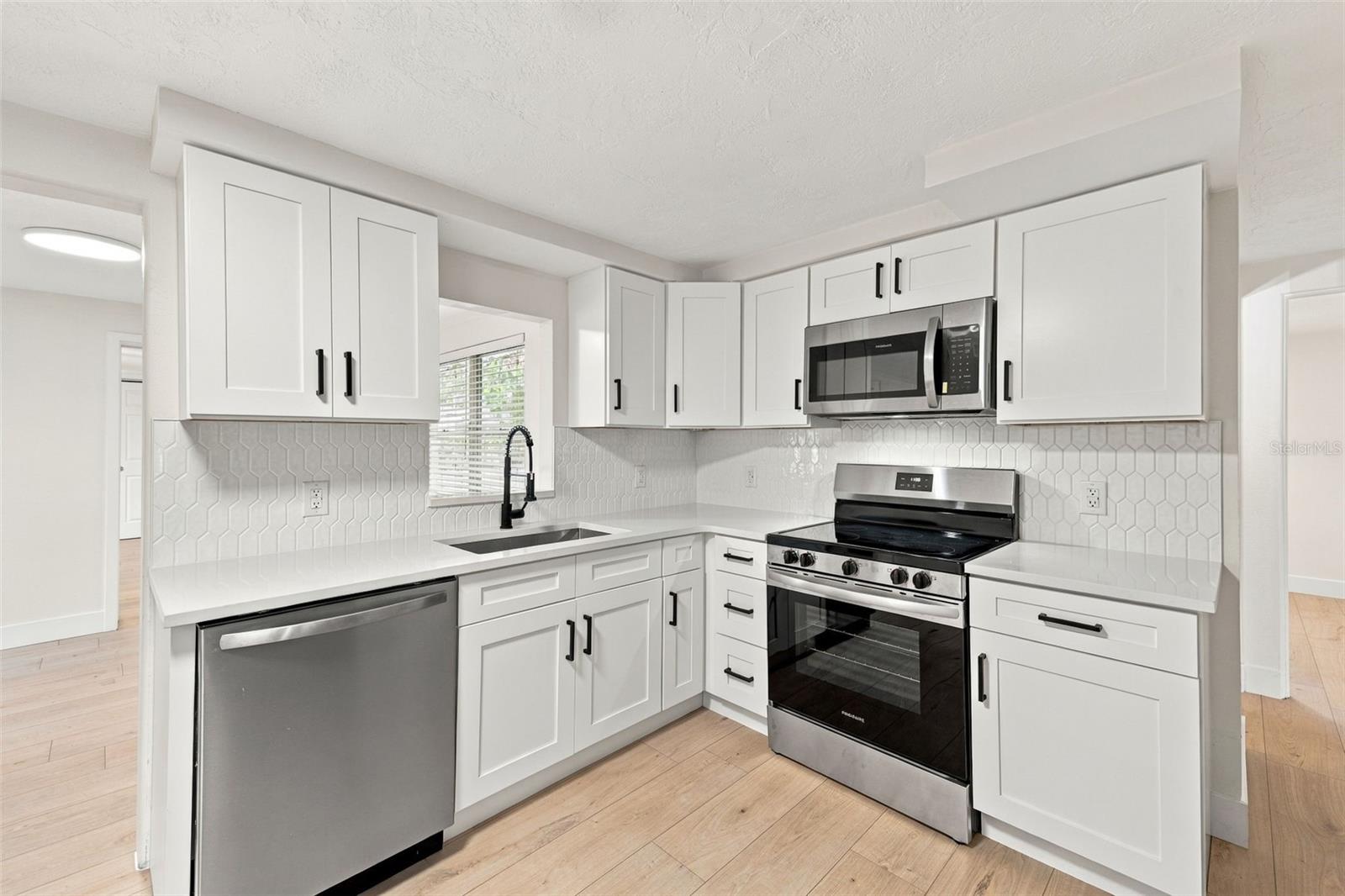 4525 JACQUELINE DR — photo 9
