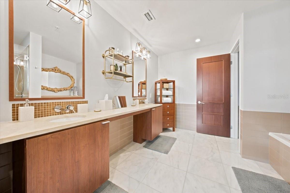111 N 12TH ST #1704 — photo 20