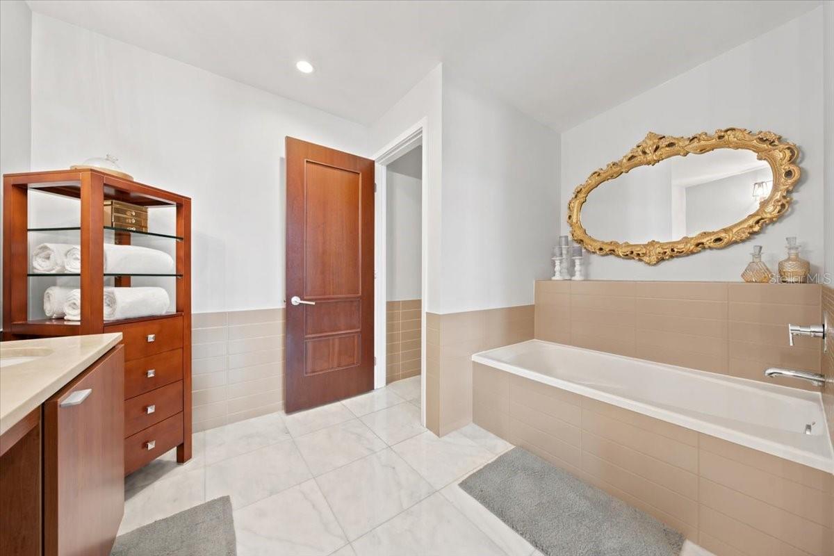 111 N 12TH ST #1704 — photo 21
