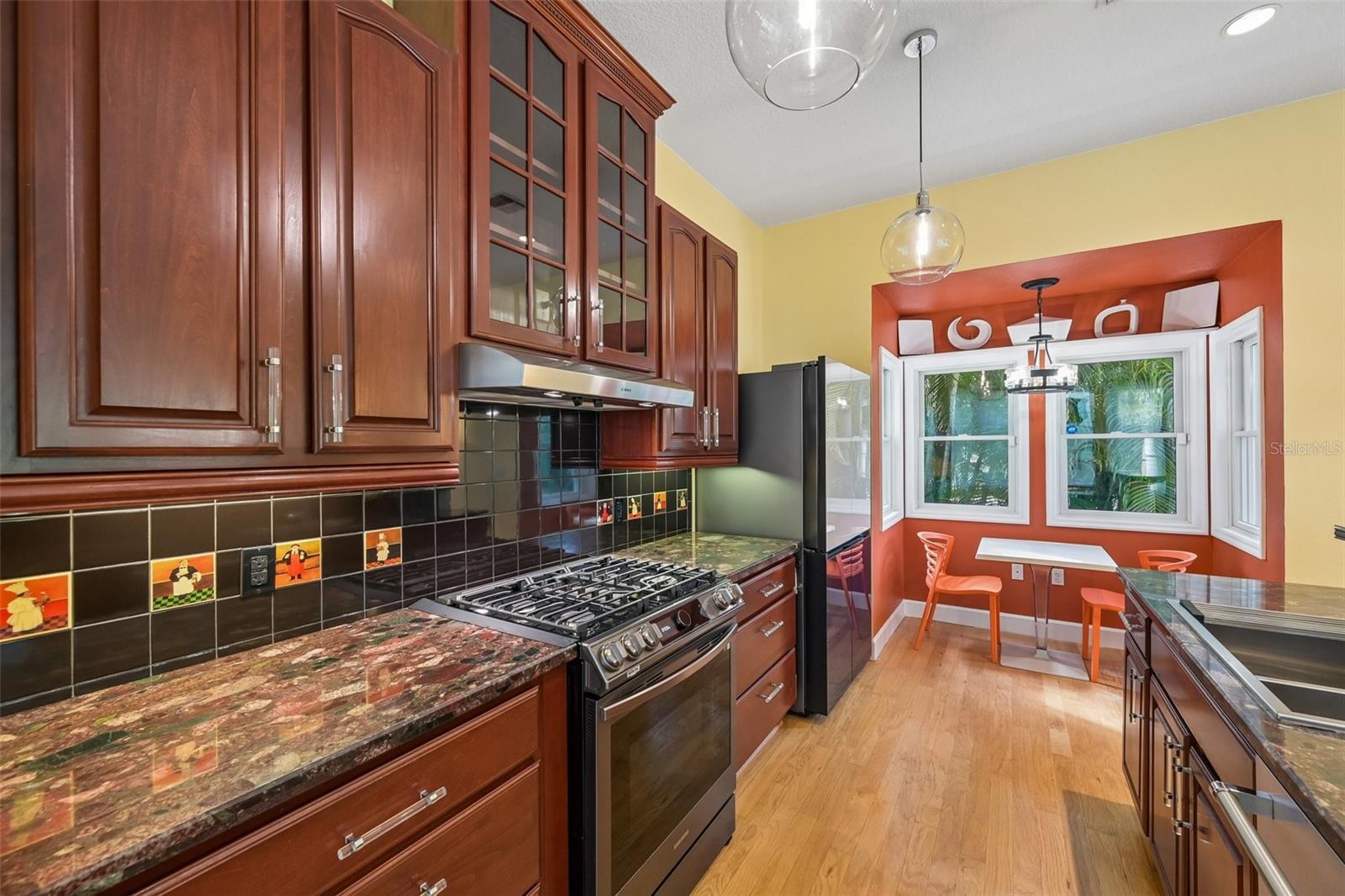 817 OAK VISTA DR — photo 11