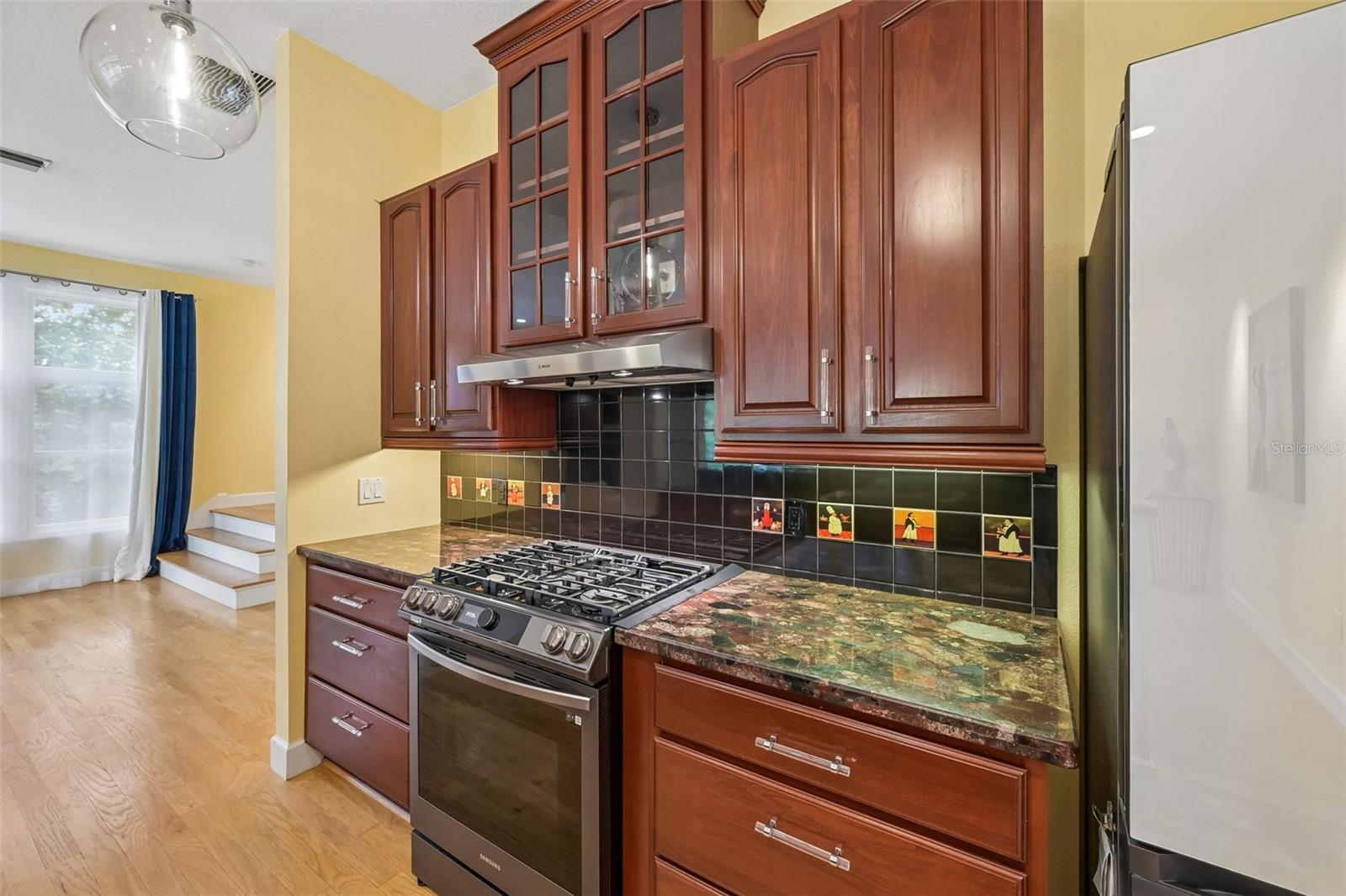 817 OAK VISTA DR — photo 10