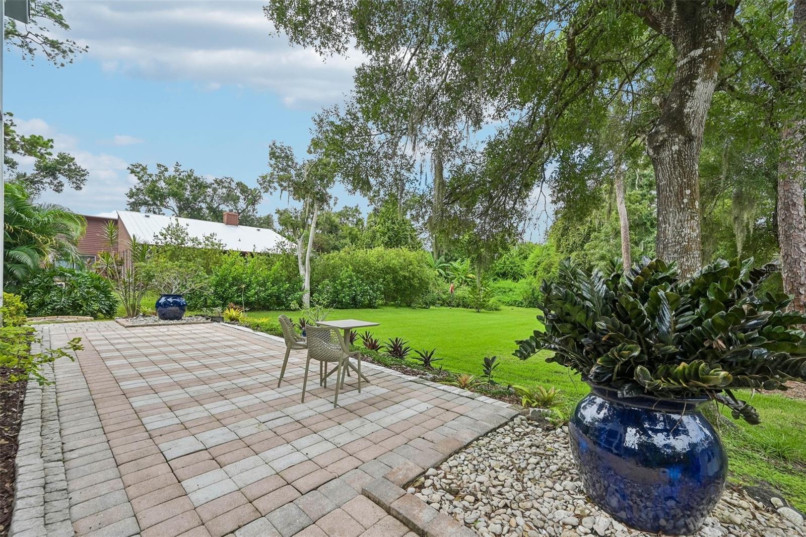 817 OAK VISTA DR — photo 34