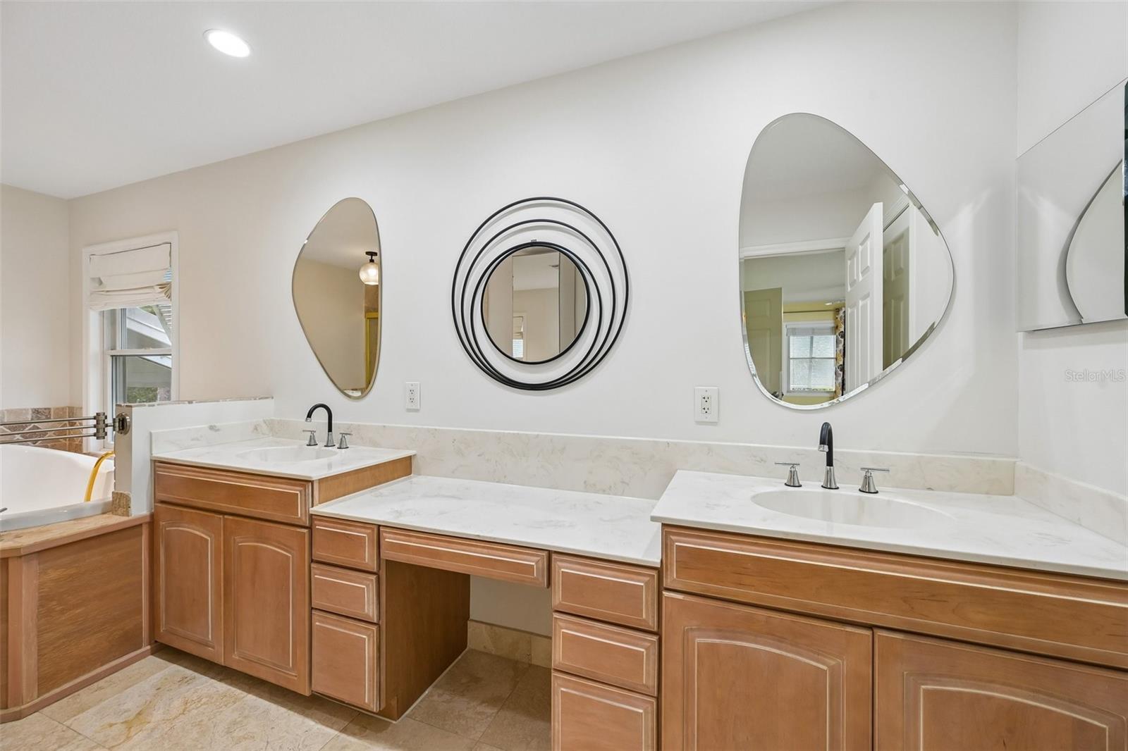 817 OAK VISTA DR — photo 21