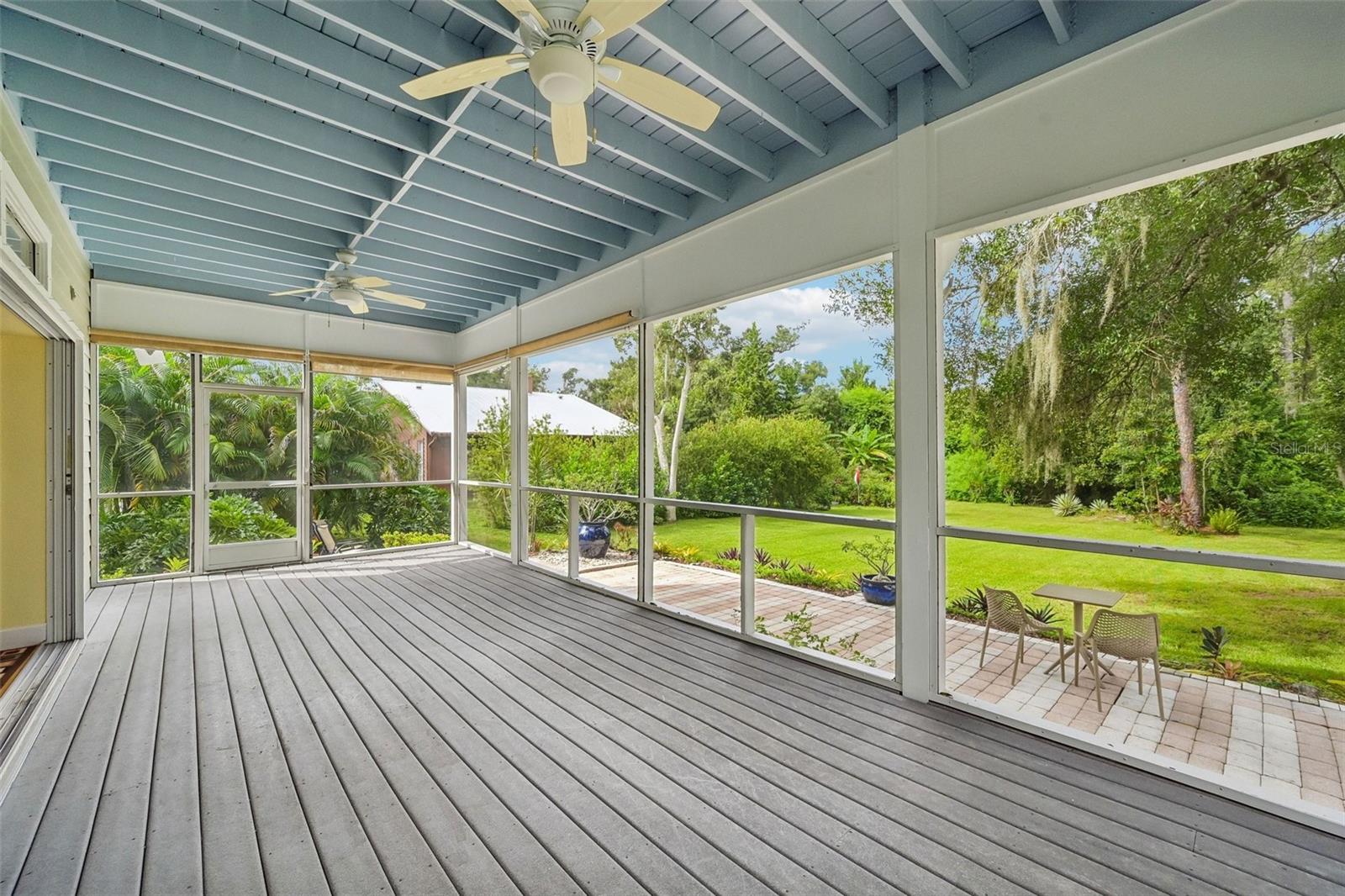 817 OAK VISTA DR — photo 32