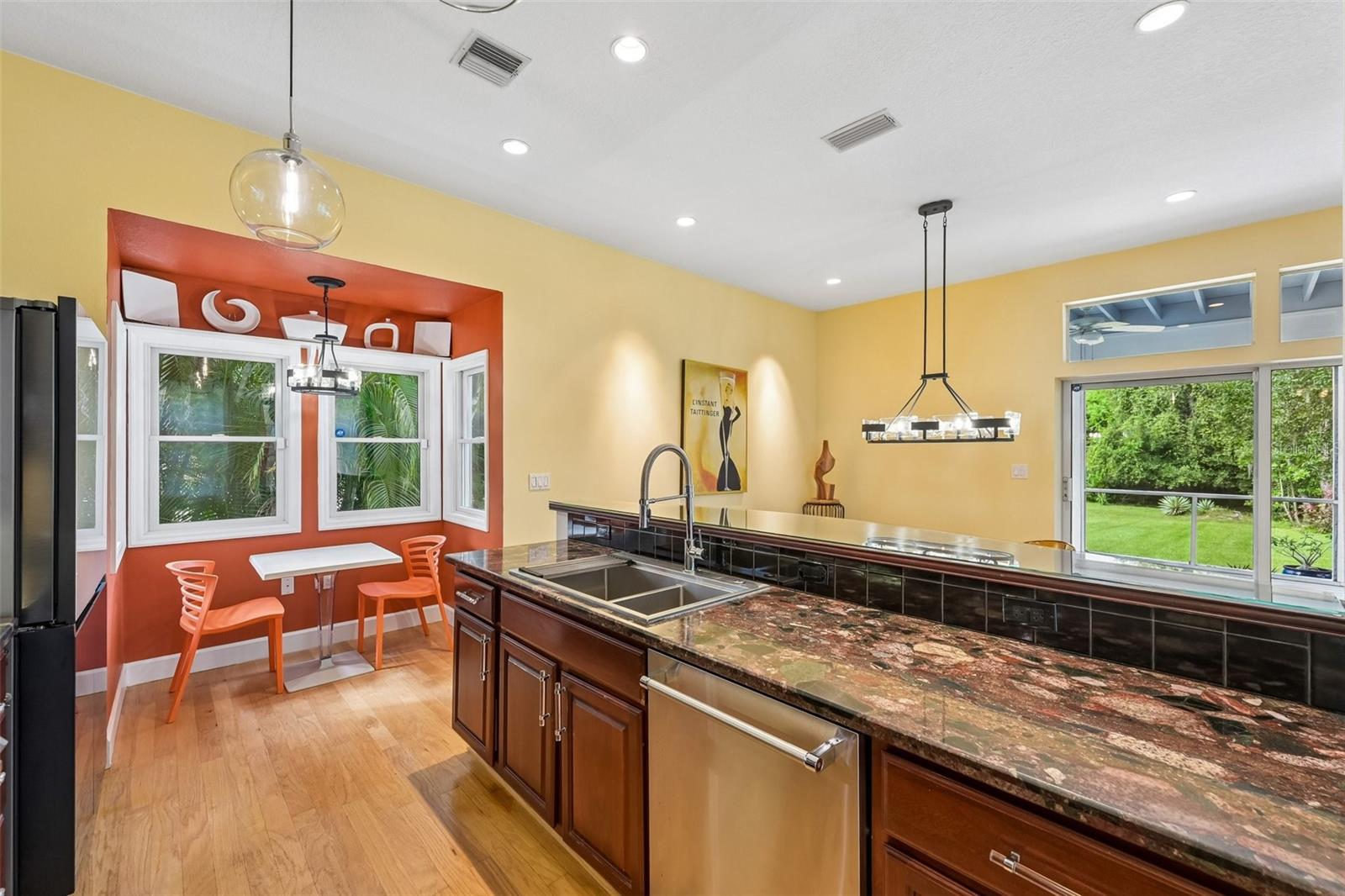 817 OAK VISTA DR — photo 12
