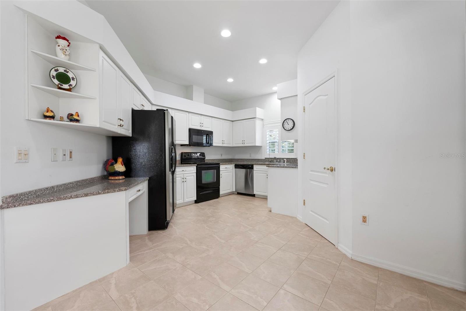613 KHYBER LN — photo 34