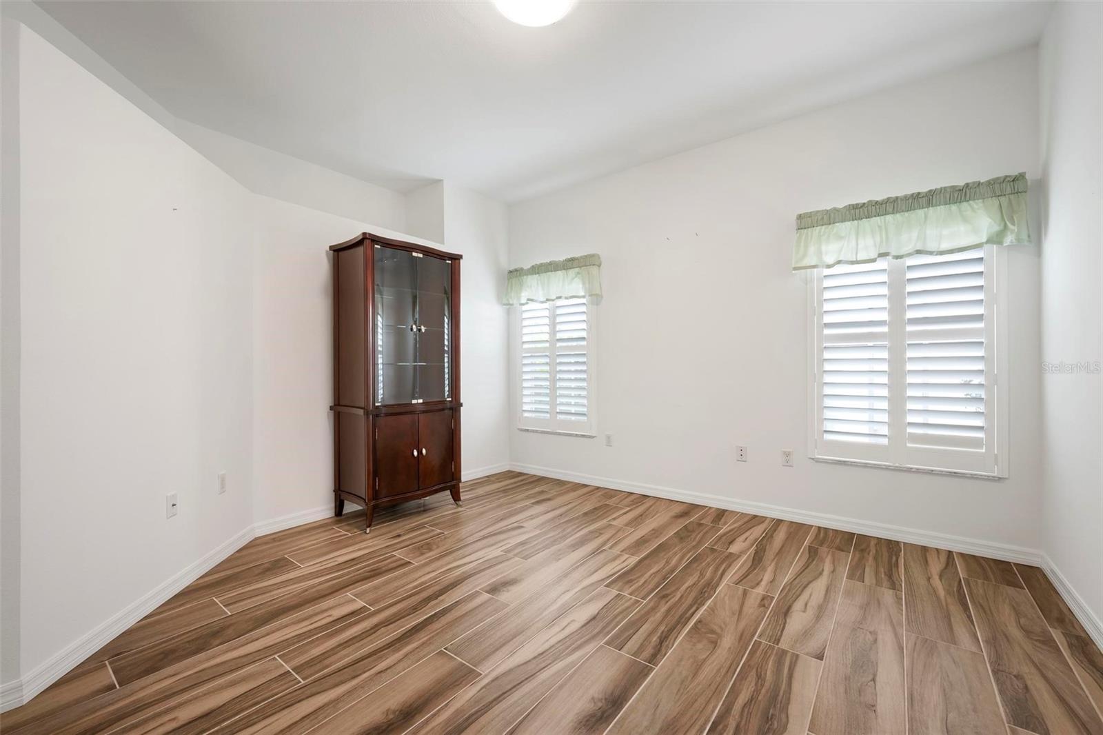 613 KHYBER LN — photo 27
