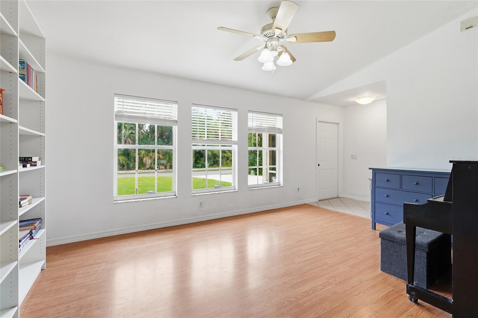 2661 MUGLONE LN — photo 3