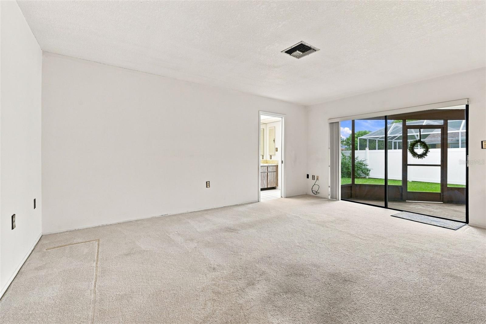 203 HILLCREST DR — photo 16