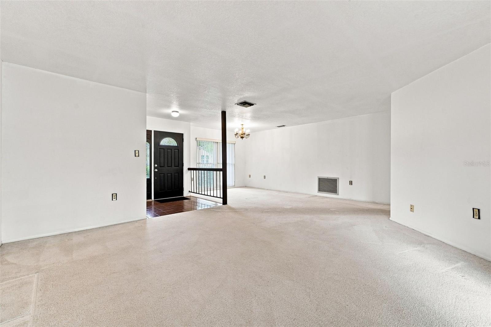203 HILLCREST DR — photo 10