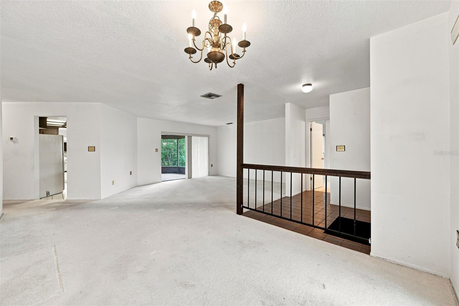 203 HILLCREST DR — photo 8