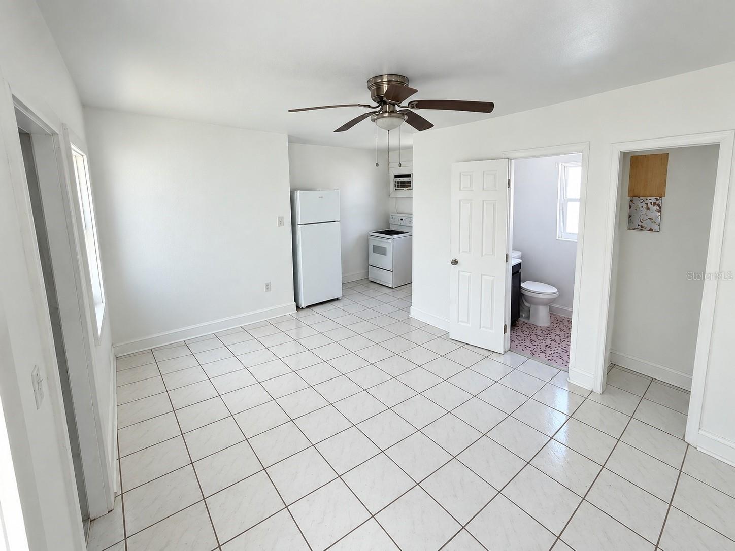 601 COREY AVE — photo 2