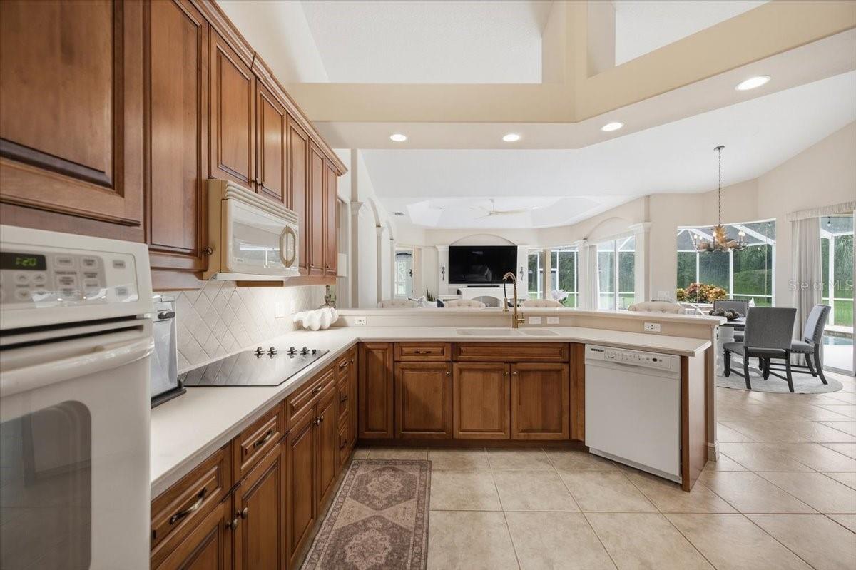 2400 LITTLE COUNTRY RD — photo 12