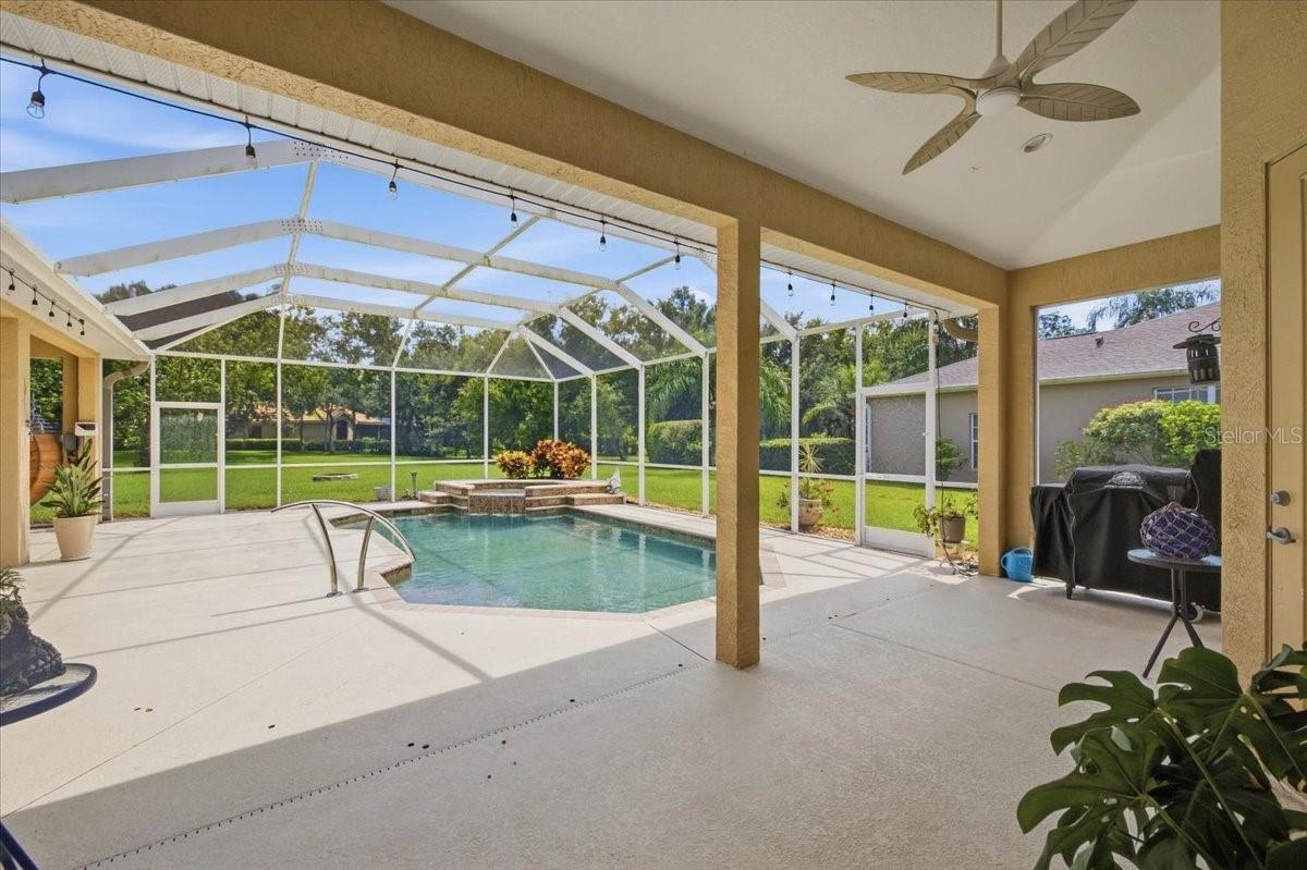 2400 LITTLE COUNTRY RD — photo 37